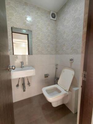 Neumec Chandellior Court